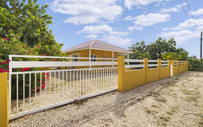 9 Kaya Kapricornio, 3 Bedrooms Bedrooms, ,2 BathroomsBathrooms,House,For Sale,Kaya Kapricornio,1923