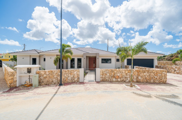 9 A2 Kaya Sirena, 3 Bedrooms Bedrooms, ,3 BathroomsBathrooms,House,For Sale,Villa Sirena,Kaya Sirena,0,1924 9 A2 Kaya Sirena, 3 Bedrooms Bedrooms, ,3 BathroomsBathrooms,House,For Sale,Villa Sirena,Kaya Sirena,0,1924