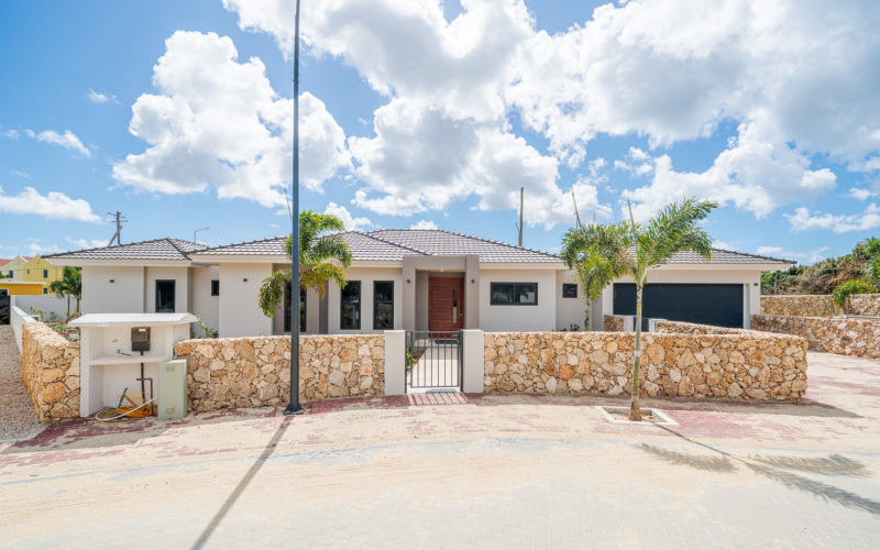 9 A2 Kaya Sirena, 3 Bedrooms Bedrooms, ,3 BathroomsBathrooms,House,For Sale,Villa Sirena,Kaya Sirena,0,1924