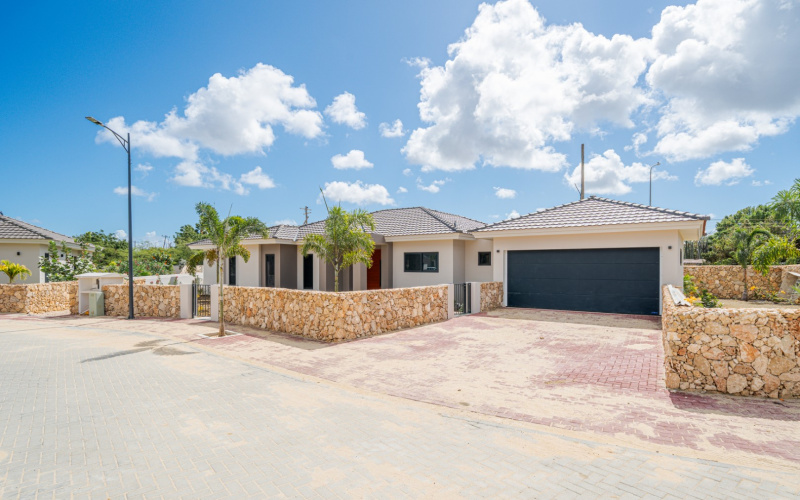 9 A2 Kaya Sirena, 3 Bedrooms Bedrooms, ,3 BathroomsBathrooms,House,For Sale,Villa Sirena,Kaya Sirena,0,1924