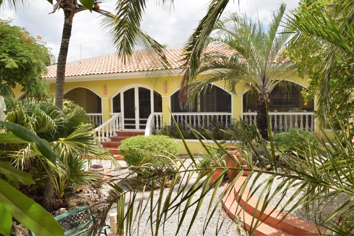 Kaya Krisolito 25 - Villa met 3 Slaapkamers en Zwembad