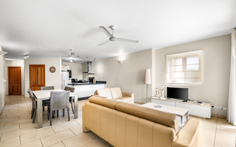 1 Kaya Breda, 2 Slaapkamers Slaapkamers, ,2 BadkamersBadkamers,Appartement,Te koop,Kaya Breda,0,1947 1 Kaya Breda, 2 Slaapkamers Slaapkamers, ,2 BadkamersBadkamers,Appartement,Te koop,Kaya Breda,0,1947