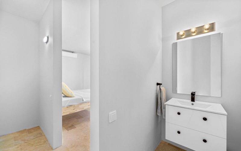 64 Crown Terrace, 2 Slaapkamers Slaapkamers, ,2 BadkamersBadkamers,Huis,Te koop,Crown Terrace,0,1957