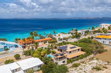 81 EEG Boulevard, 6 Kamers Kamers,6 BadkamersBadkamers,Commercieel,Te koop,Villa Carina Apartments,EEG Boulevard ,0,1959 81 EEG Boulevard, 6 Kamers Kamers,6 BadkamersBadkamers,Commercieel,Te koop,Villa Carina Apartments,EEG Boulevard ,0,1959