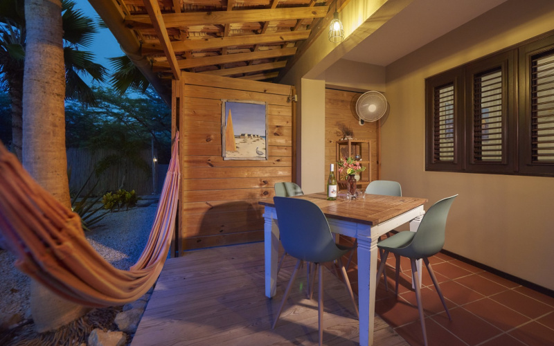 81 EEG Boulevard, 6 Kamers Kamers,6 BadkamersBadkamers,Commercieel,Te koop,Villa Carina Apartments,EEG Boulevard ,0,1959