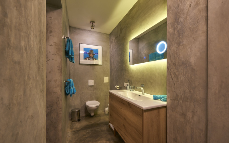 81 EEG Boulevard, 6 Kamers Kamers,6 BadkamersBadkamers,Commercieel,Te koop,Villa Carina Apartments,EEG Boulevard ,0,1959