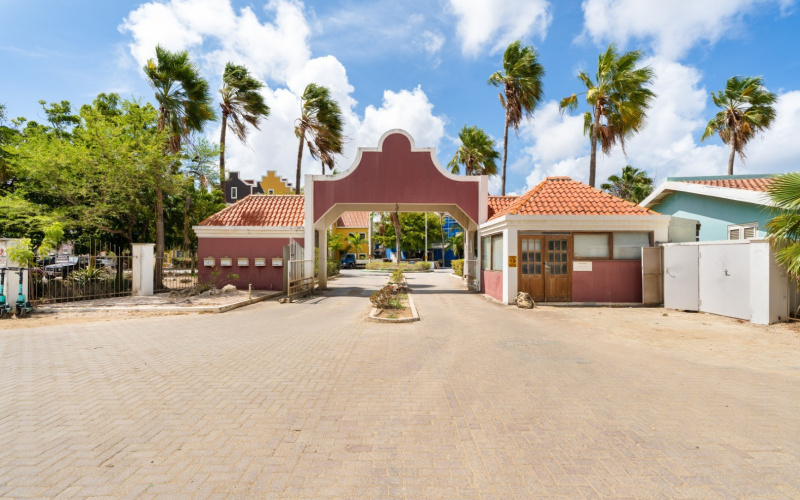 82 J.A. Abraham Boulevard, 1 Slaapkamer Slaapkamers, ,1 BadkamerBadkamers,Appartement,Te koop,Caribbean Court ,J.A. Abraham Boulevard,0,1963