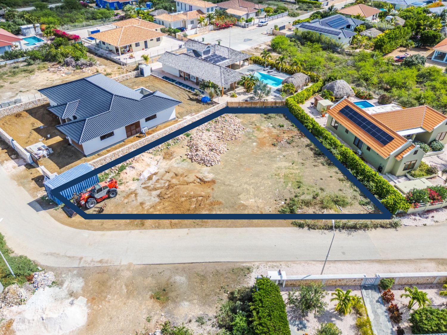 La Palma 32 - Spacious Freehold Plot Near Belnem