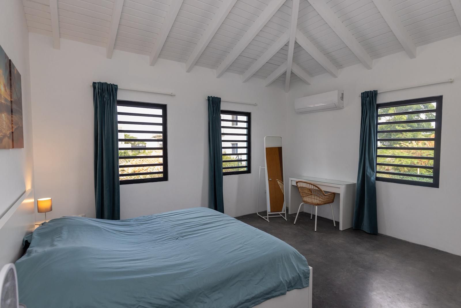 Kaya Ciboney 2 in Kralendijk, interior and surroundings