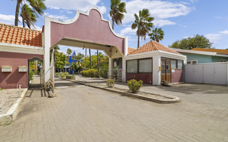 82 J.A. Abraham Boulevard, 4 Slaapkamers Slaapkamers, ,2 BadkamersBadkamers,Appartement,Verhuurd,J.A. Abraham Boulevard ,0,1984 82 J.A. Abraham Boulevard, 4 Slaapkamers Slaapkamers, ,2 BadkamersBadkamers,Appartement,Verhuurd,J.A. Abraham Boulevard ,0,1984