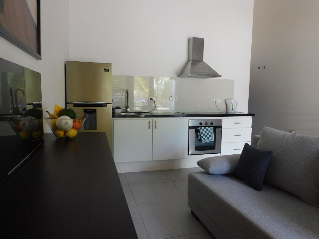 Caribbean Court E-4 in Kralendijk, interior and surroundings