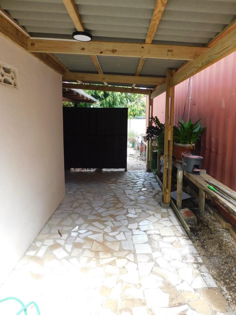Kaya Brida 11 in Antriol, interior and surroundings