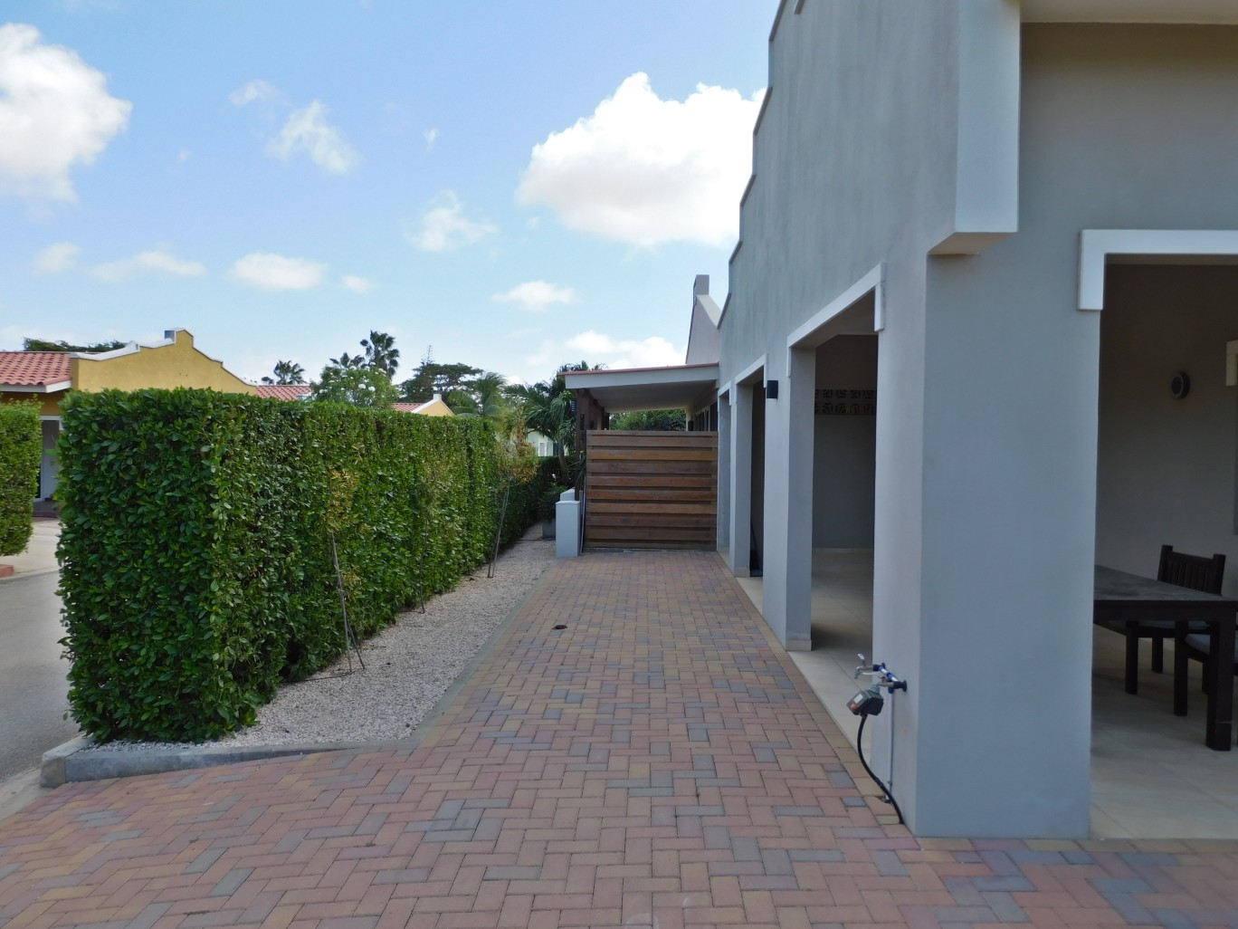 Regatta Residence 64 in Tera Kora, interior and surroundings