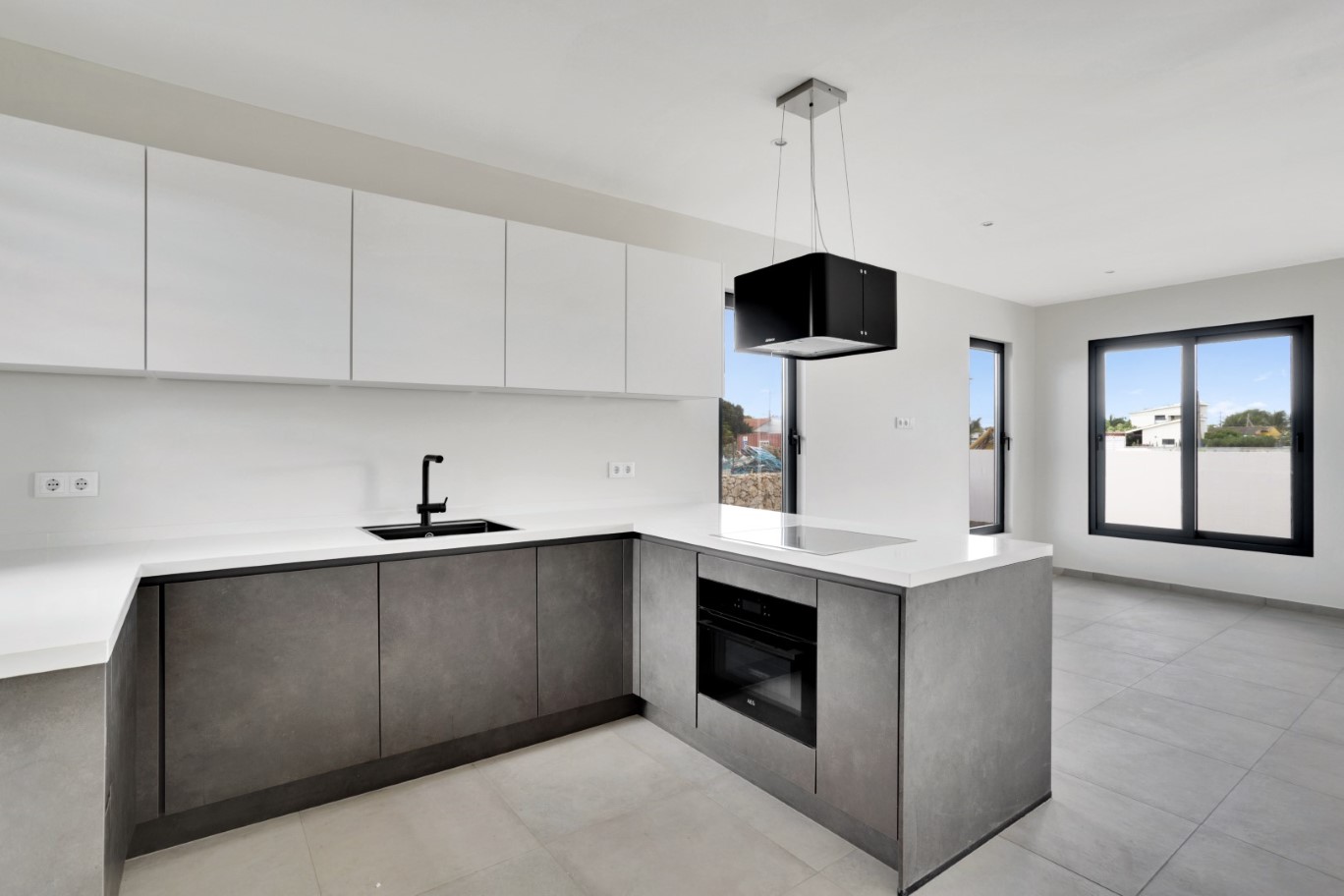 Sirena Residence 3 in Kralendijk, interior and surroundings