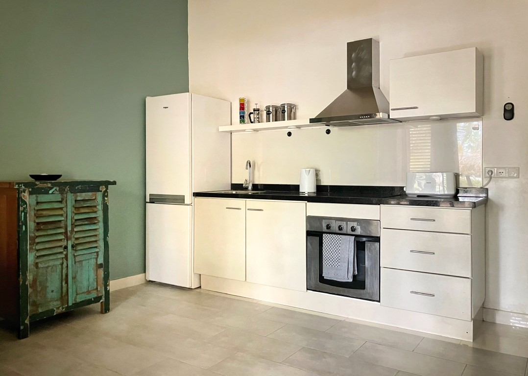 Caribbean Court Villa 5 in Kralendijk, interior and surroundings