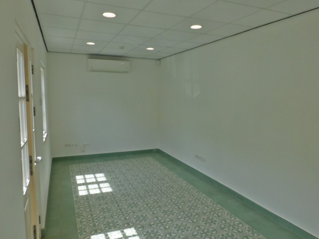 Kaya G. C. M. Piar 5 in Kralendijk, interior and surroundings